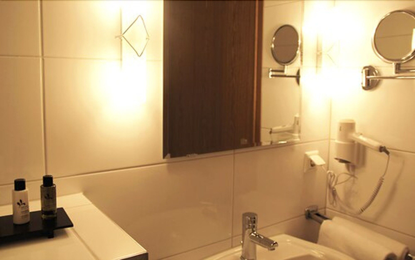 Bathroom 5, Stadthotel Alsfeld, Vogelsbergkreis