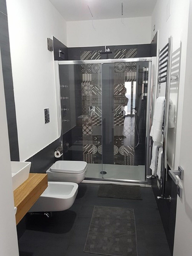 Bathroom 5, Addimuru, Agrigento