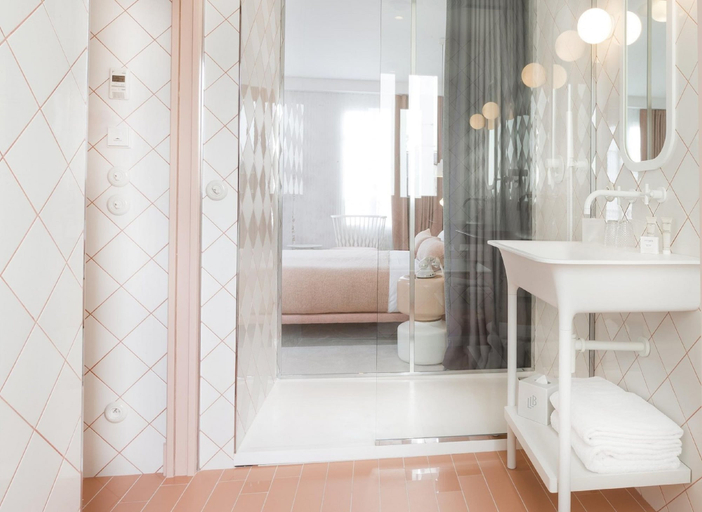Bathroom 4, Le Lapin Blanc, Paris