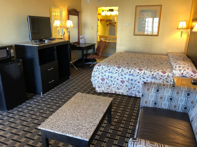 Bedroom 5, Knights Inn Mount Laurel, Burlington
