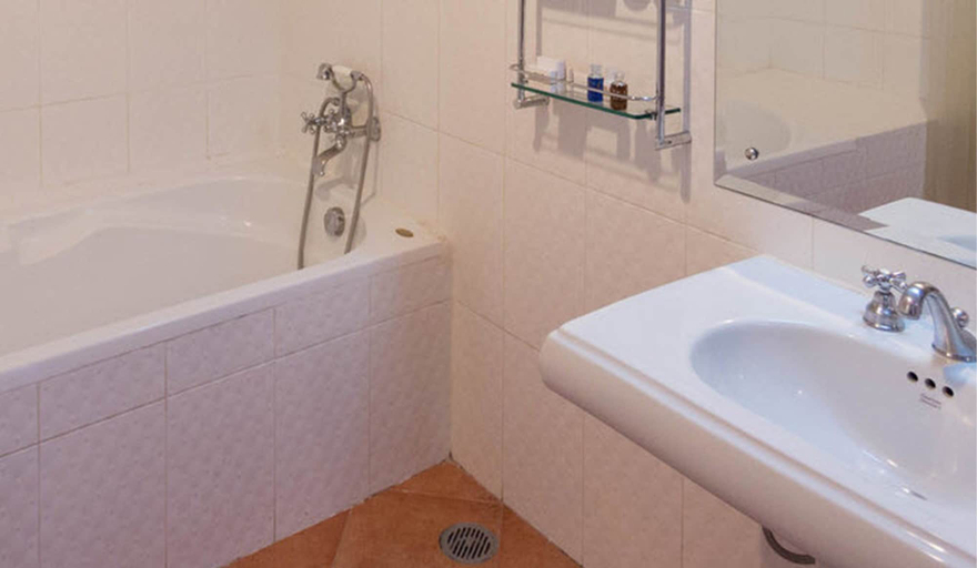 Bathroom 5, LK Metropole Pattaya, Pattaya