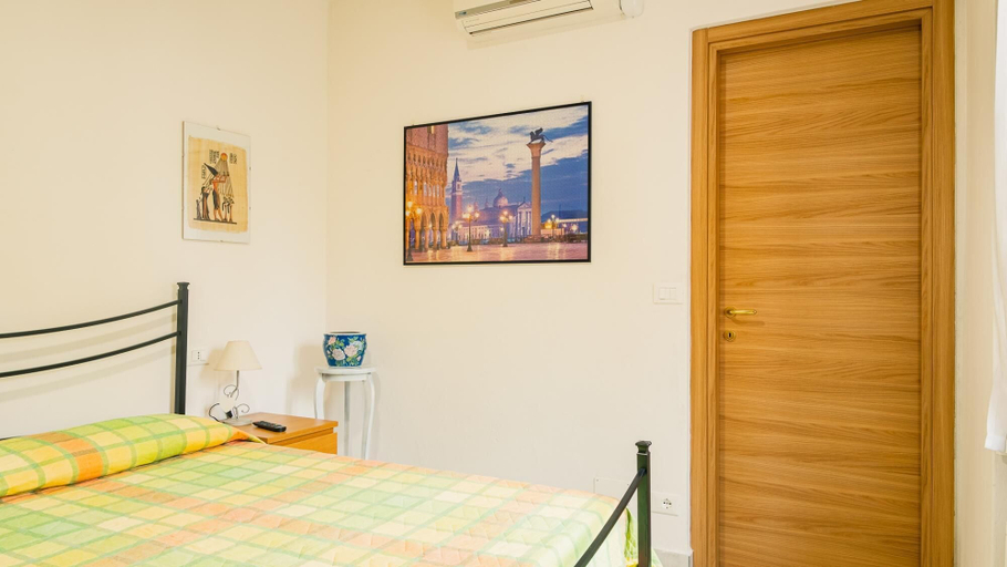 Bedroom 5, La Casa di Nonna Agnese - Italian Homing, Brescia