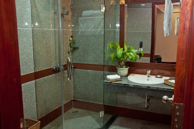 Bathroom 4, DLGL - Dung Quat Hotel, Bình Sơn