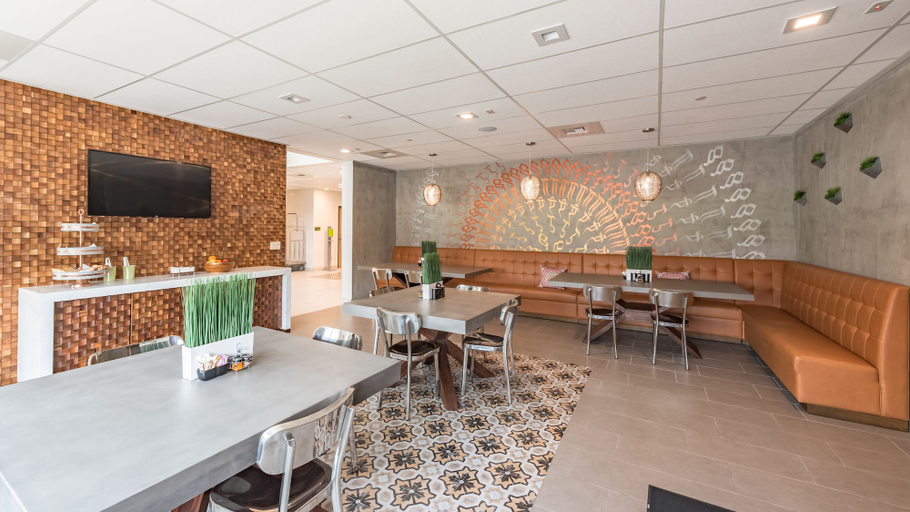 Food & Drinks 5, Lexen Hotel North Hollywood, Los Angeles