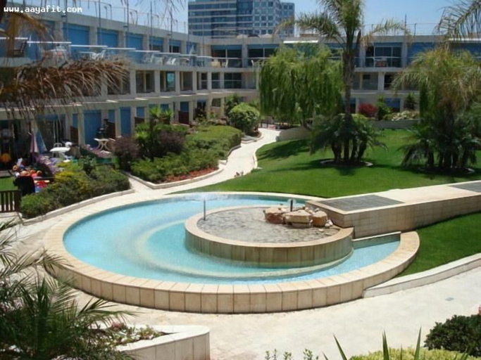 Sport & Beauty 5, Nomi Suites