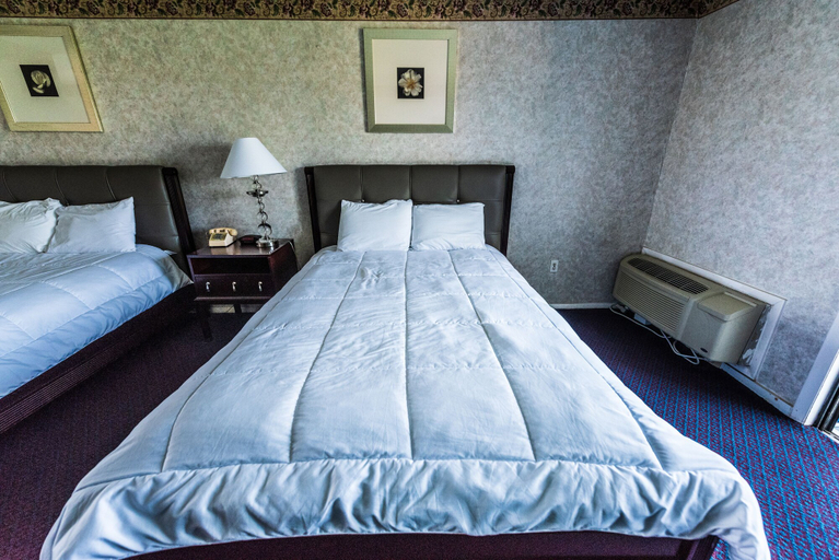 Bedroom 3, Rodeway Inn at Somers Cove Marina, Somerset