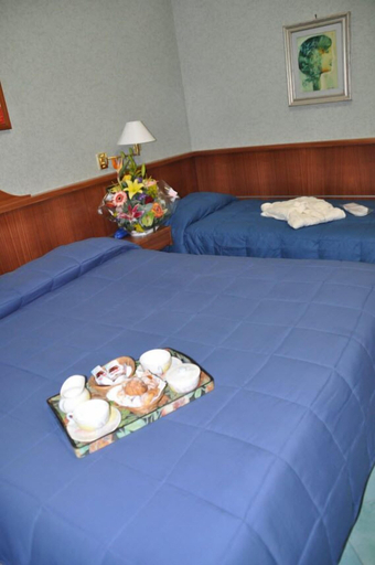 Bedroom 4, Hotel Fiorenza, Salerno