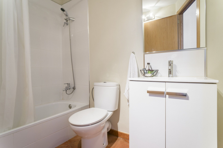 Bathroom, Royal Apartments by Hoom, Valencia