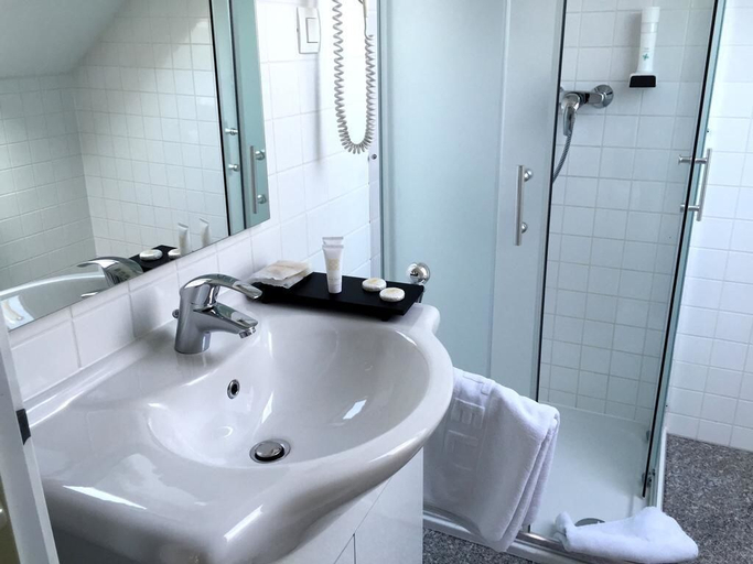 Bathroom 3, Hotel Katrca 1905, Ljubljana