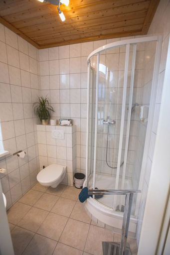 Bathroom 5, Friedrichshof Restaurant & Pension, Saale-Holzland-Kreis