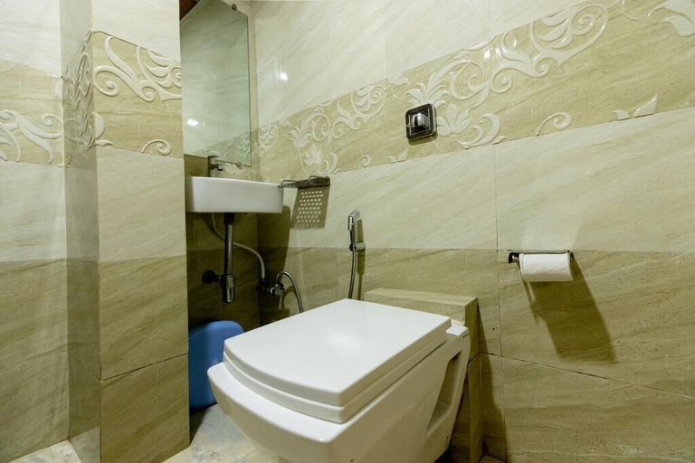 Bathroom 5, Hotel AK International, Mumbai City