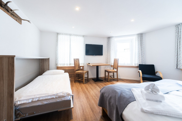 Bedroom 4, La Tgoma - Hotel & Restaurant, Albula