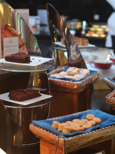 Food & Drinks 27