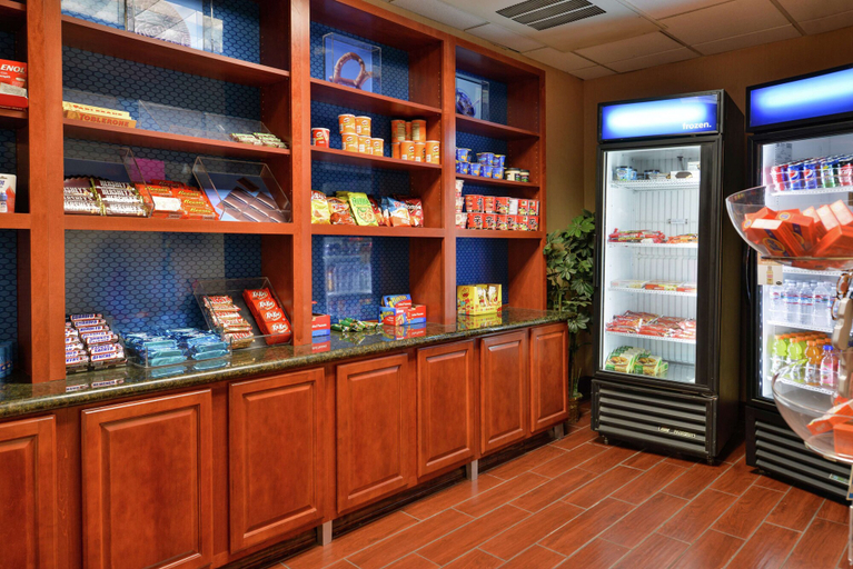 Food & Drinks 5, Hampton Inn & Suites Woodland-Sacramento Area, Yolo