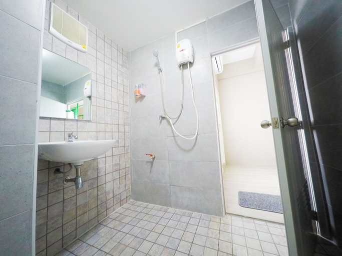 Bathroom 4, The Habitat Hostel Koh Chang, Koh Chang