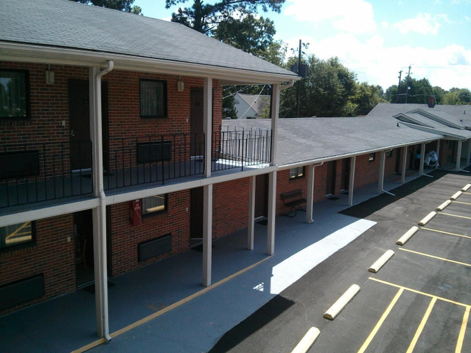 Exterior & Views 2, Guest Lodge Pageland, Chesterfield