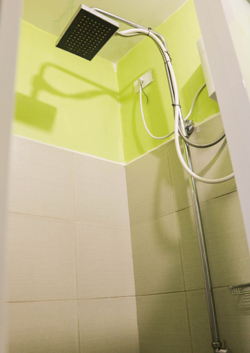 Bathroom 4, Green Residences, Manila City