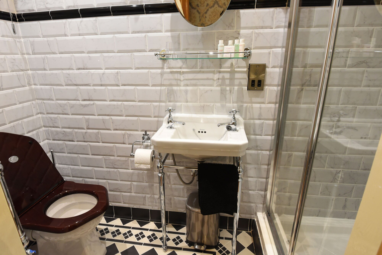 Bathroom 4, The Aston Tavern, Birmingham