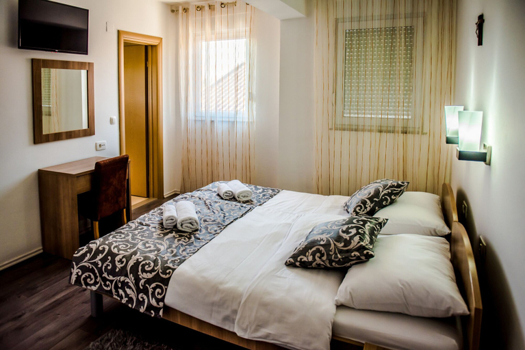 Bedroom 2, Hotel Villa Monaco, Herzegovina-Neretva