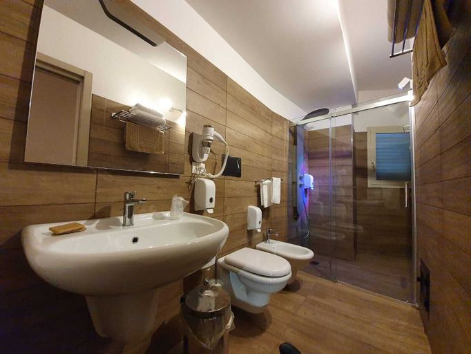 Bathroom 4, Hotel Casale dei Greci, Catania