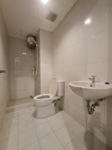 Bathroom 5, 2 Bedroom Gunawangsa Tidar By Starlight, Surabaya