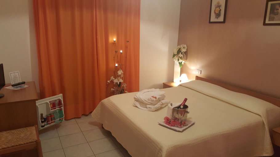 Bedroom 4, Kiris Hotel, Potenza