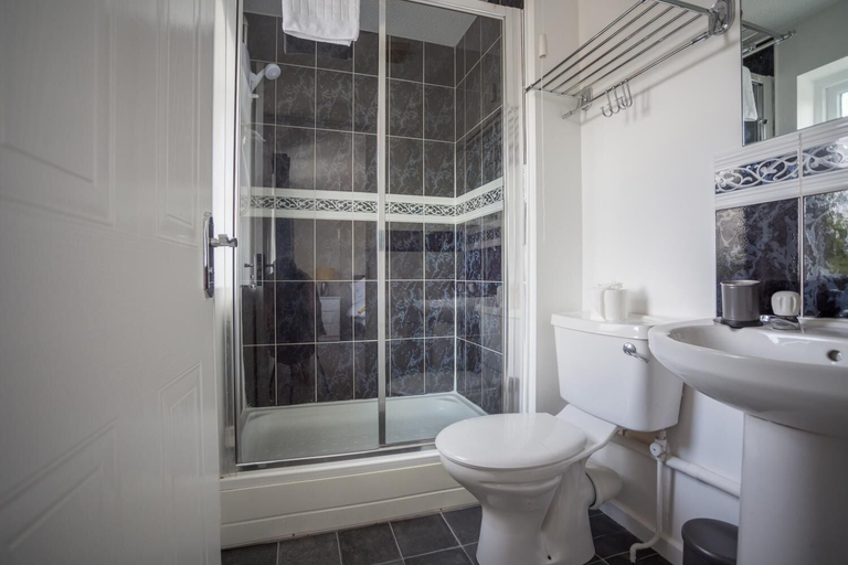 Bathroom 3, Kestrel House, Herefordshire