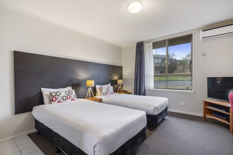 Bedroom 3, Knox International Hotel & Apartments, Knox - North-West