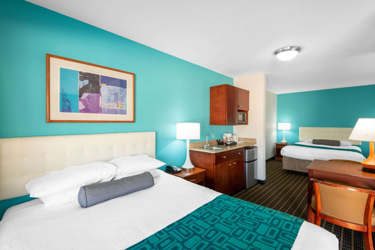 Bedroom 3, Howard Johnson Hotel & Suites by Wyndham St. George, Washington