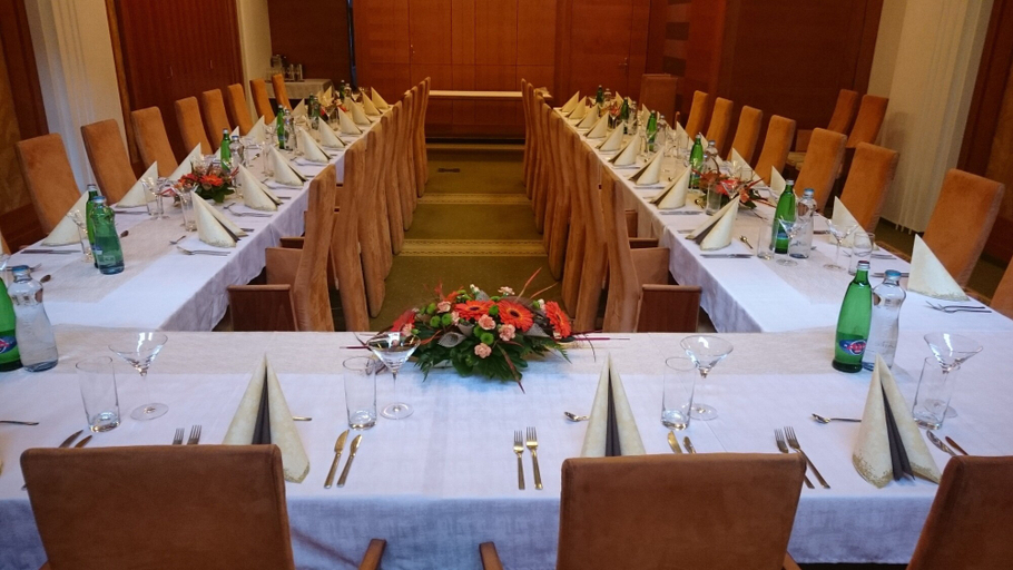Food & Drinks 5, Hotel Iberia, Opava