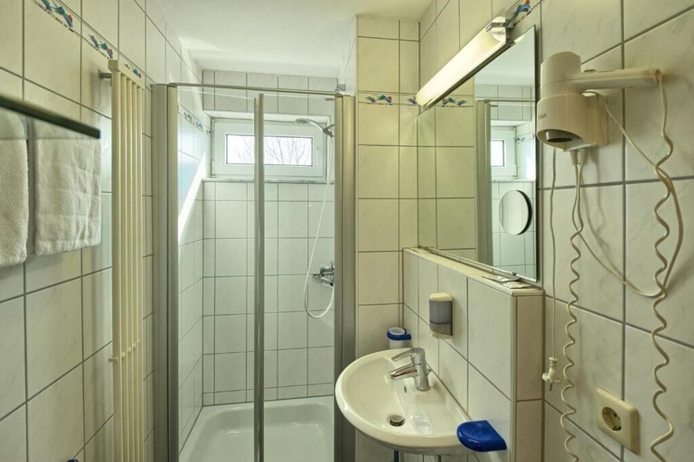 Bathroom 4, Hotel Mythos, Ortenaukreis