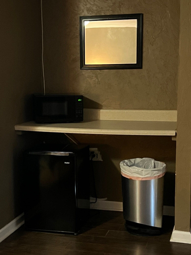 Others 3, The Travelers Inn, Onslow