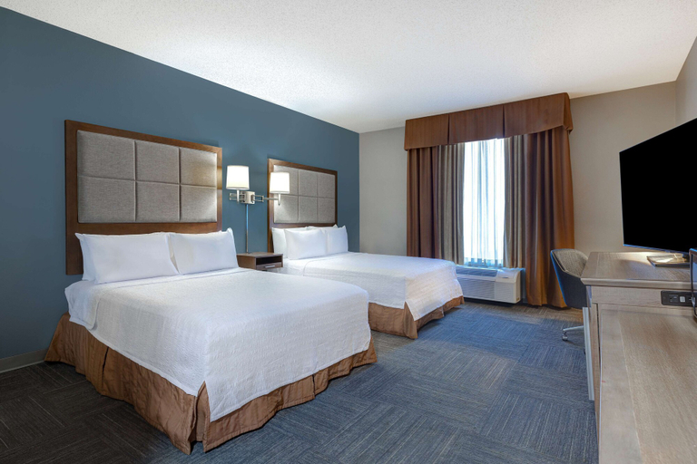 Bedroom 3, Hampton Inn Victoria, Victoria
