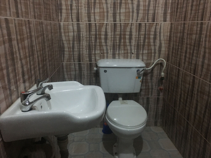 Bathroom 3, De Zone Hotel LTD, Alimosho