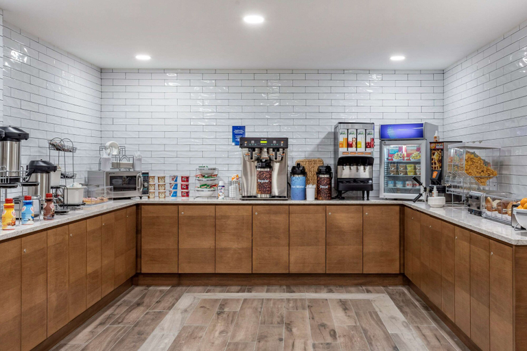 Food & Drinks 5, Comfort Inn JFK Airport, New York
