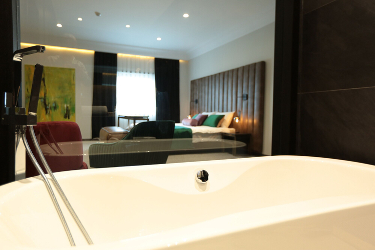 Bathroom 4, Hotel Rubis, Uroševac