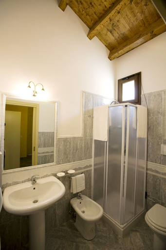 Bathroom 5, Le Plejadi, Trapani