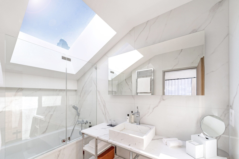 Bathroom 5, Schweizerhof Zermatt, Visp