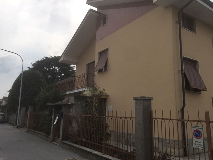 Exterior & Views 2, Casa Salice, Cuneo