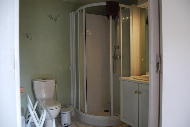 Bedroom 28