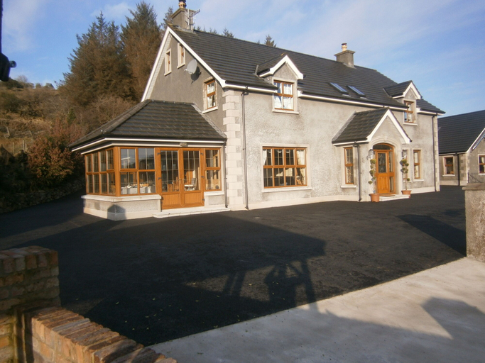 Exterior & Views 2, Glenn Eireann House, Causeway Coast and Glens