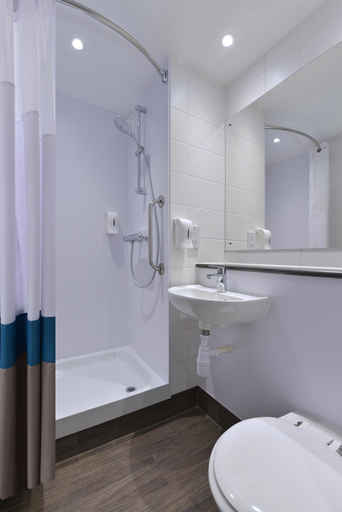 Bathroom 4, Travelodge Plus Galway