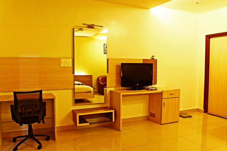 Bedroom 4, Cotton County Club and Resort, Dharwad