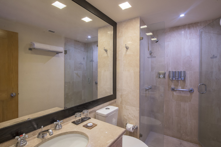 Bathroom 5, Club Regina Los Cabos, La Paz