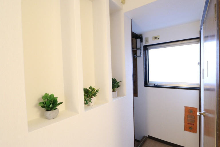 Others 4, Guest House, Osaka