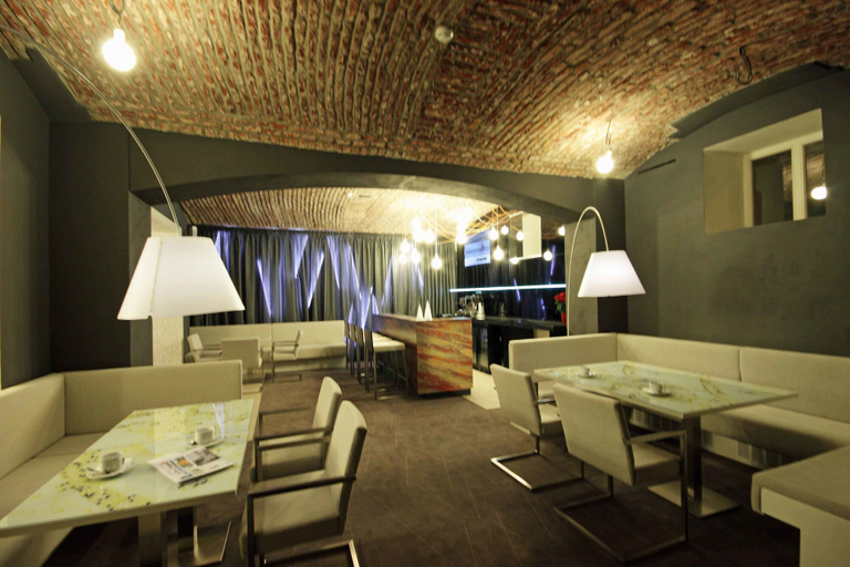 Food & Drinks 5, Pure White, Praha 2