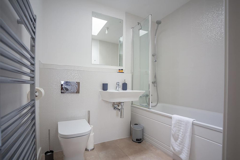 Bathroom, The Robin Coach House, Herefordshire