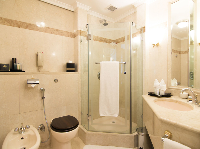 Bathroom 5, Knight Castle Hotel, Dubai