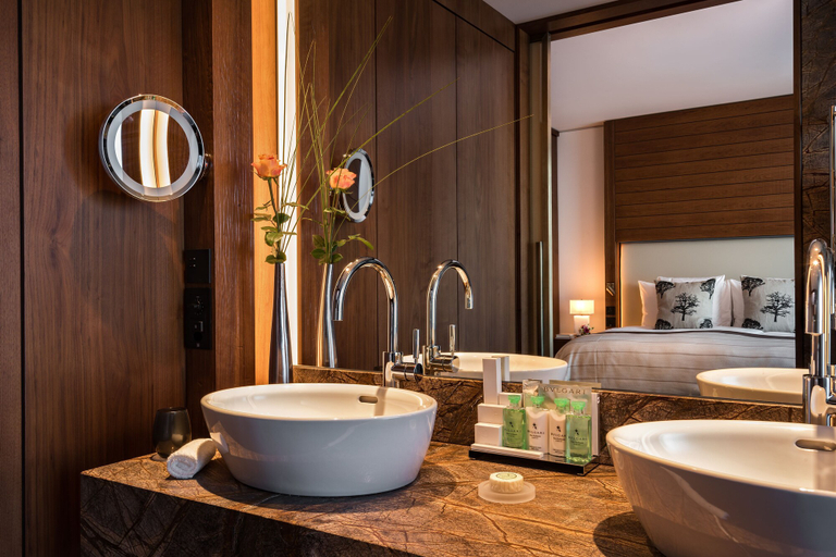 Bathroom 5, Bürgenstock Hotel & Alpine Spa, Nidwalden