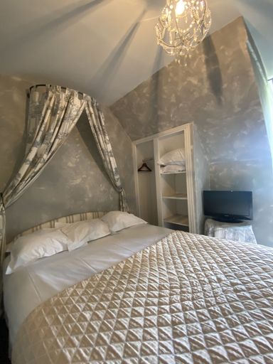 Bedroom 2, Château d'Ermenonville, Oise